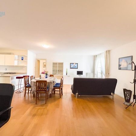 Апартаменты Cattedrale 5 Tirabora Short Rent Триест Экстерьер фото