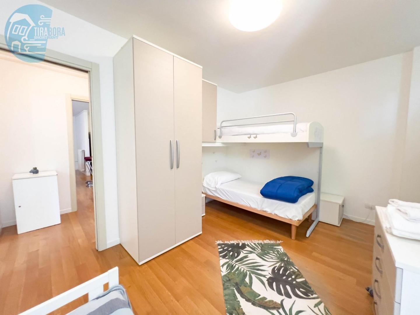 Апартаменты Cattedrale 5 Tirabora Short Rent Триест Экстерьер фото