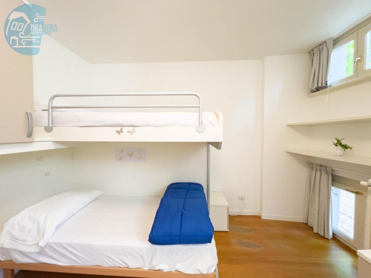 Апартаменты Cattedrale 5 Tirabora Short Rent Триест Экстерьер фото
