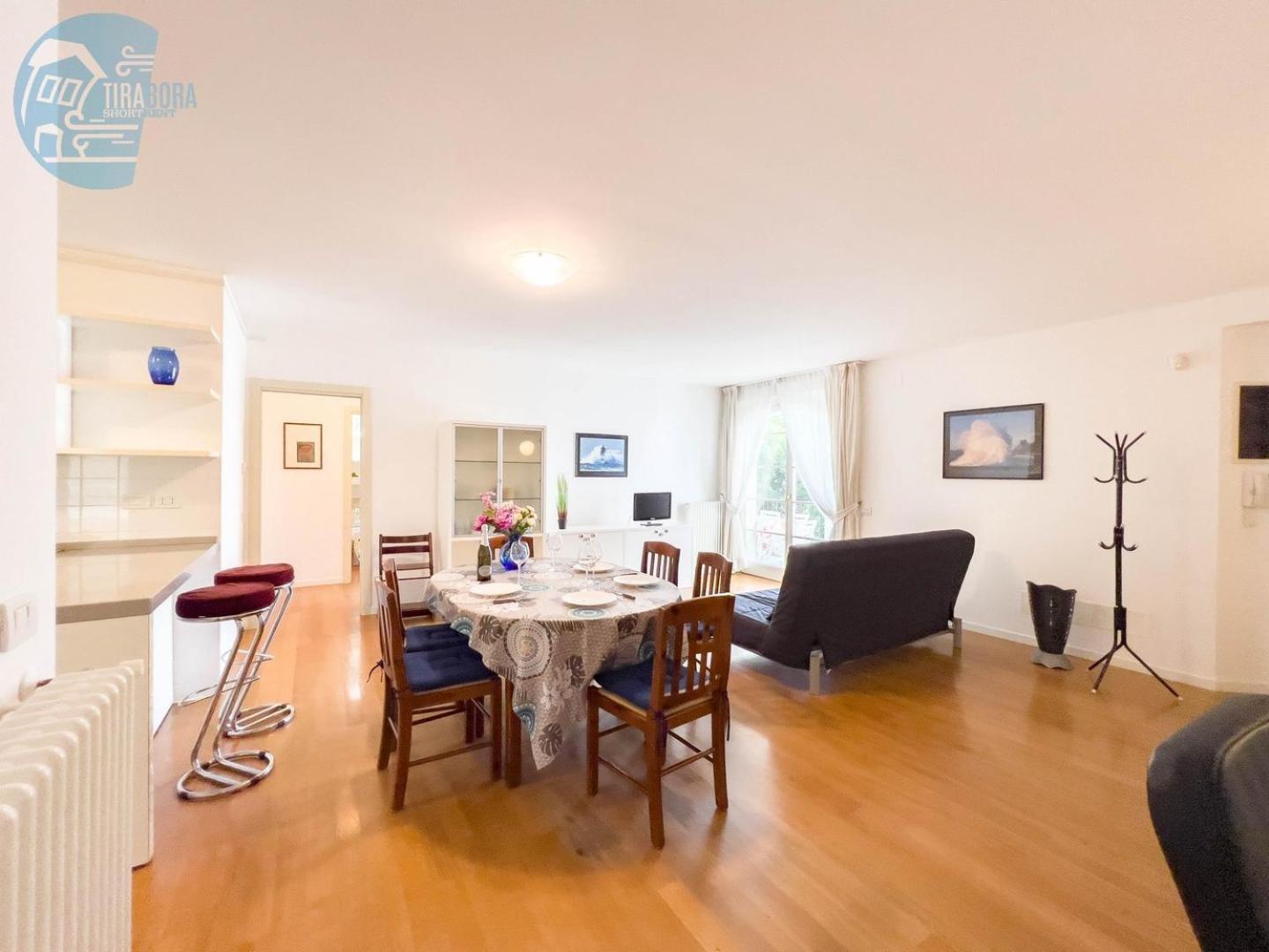 Апартаменты Cattedrale 5 Tirabora Short Rent Триест Экстерьер фото