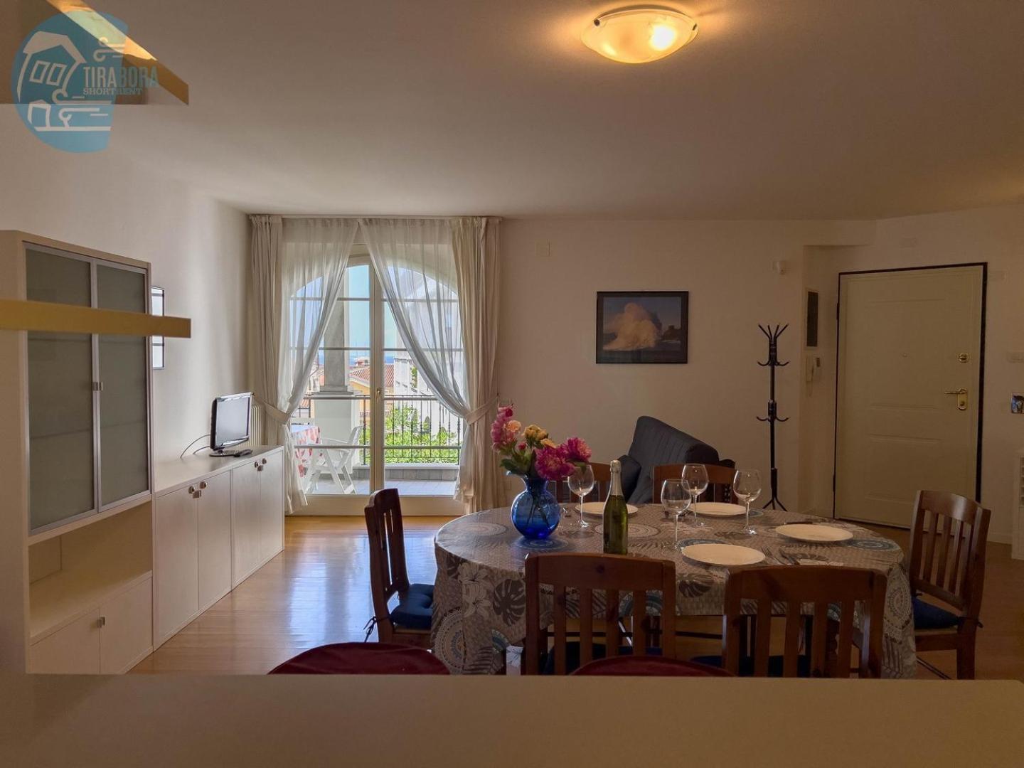 Апартаменты Cattedrale 5 Tirabora Short Rent Триест Экстерьер фото