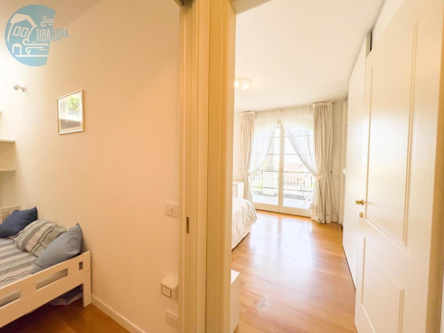 Апартаменты Cattedrale 5 Tirabora Short Rent Триест Экстерьер фото
