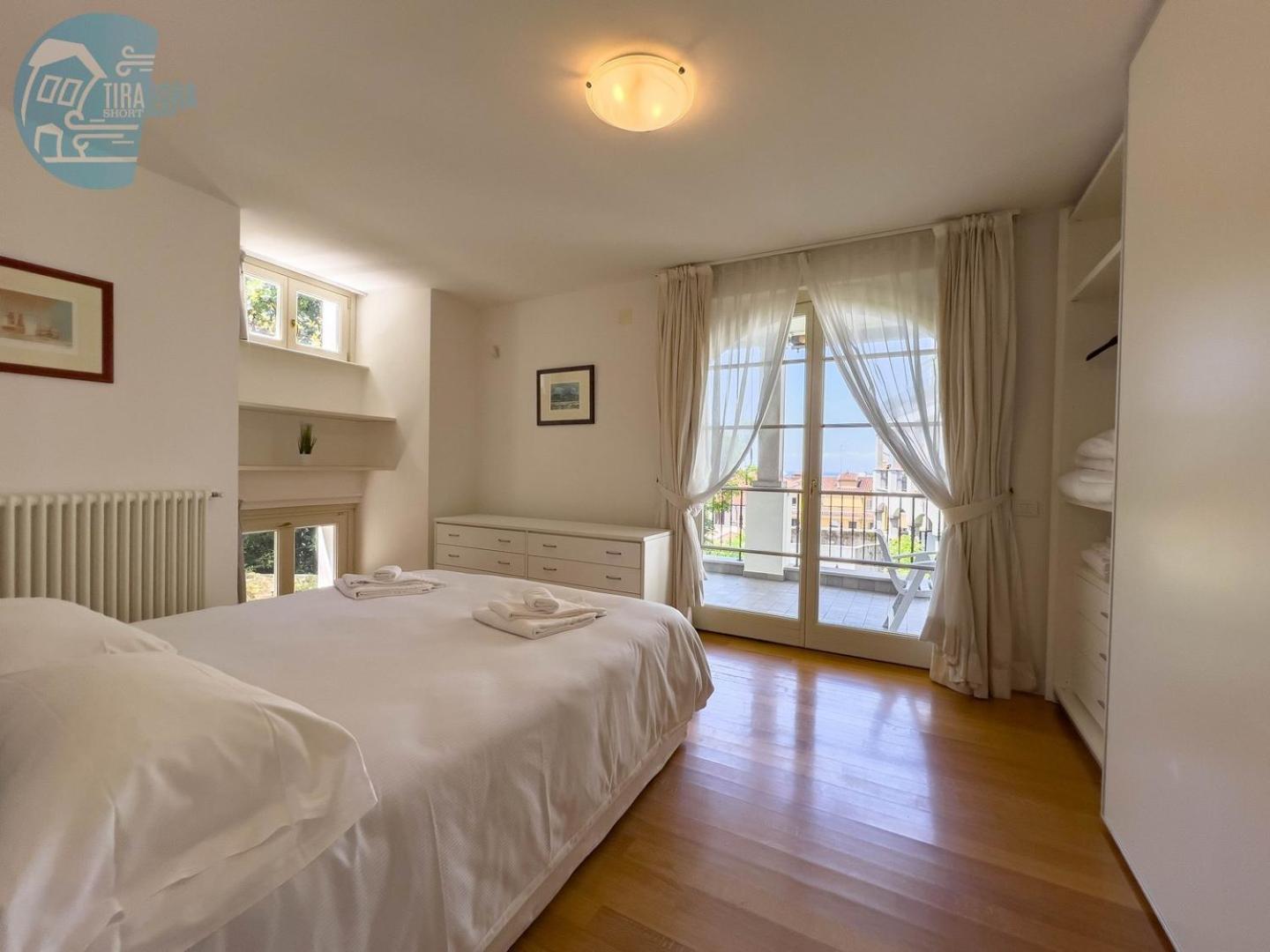 Апартаменты Cattedrale 5 Tirabora Short Rent Триест Экстерьер фото