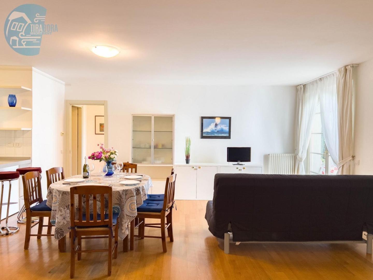 Апартаменты Cattedrale 5 Tirabora Short Rent Триест Экстерьер фото
