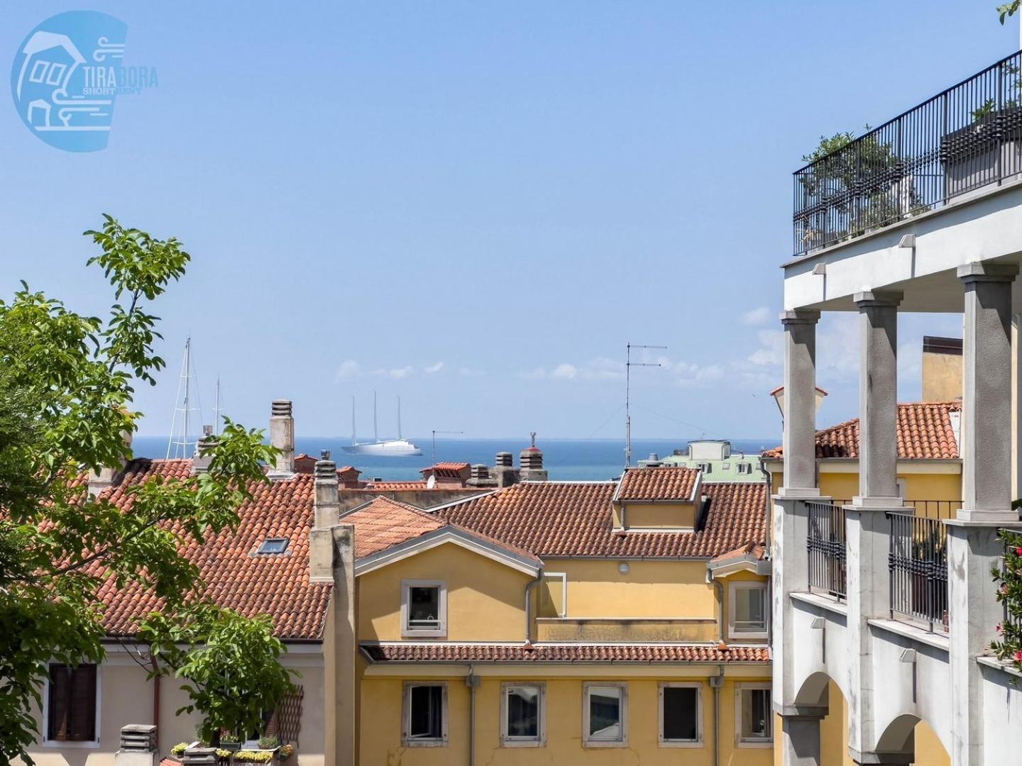 Апартаменты Cattedrale 5 Tirabora Short Rent Триест Экстерьер фото