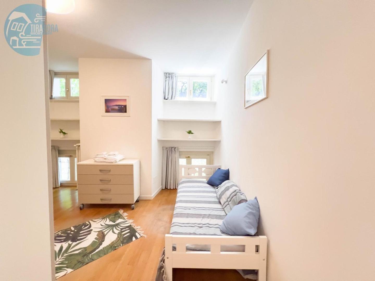 Апартаменты Cattedrale 5 Tirabora Short Rent Триест Экстерьер фото